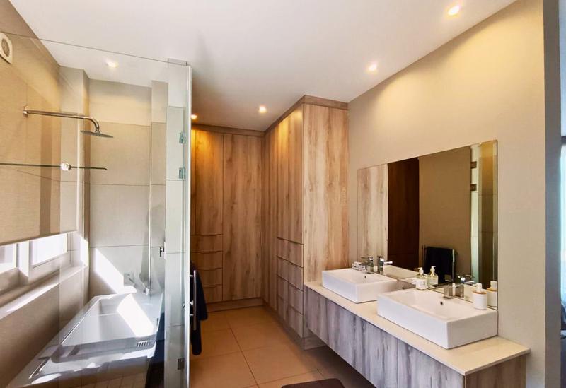 4 Bedroom Property for Sale in Pinnacle Point Golf Estate Western Cape